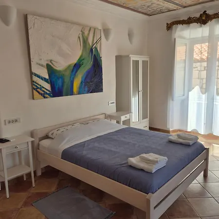 Andante Con Nobile Apartment *